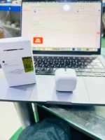 25W USB-C PD Fast Charger for iPhone – UK 3-Pin USB-C Power Adapter - Image 3